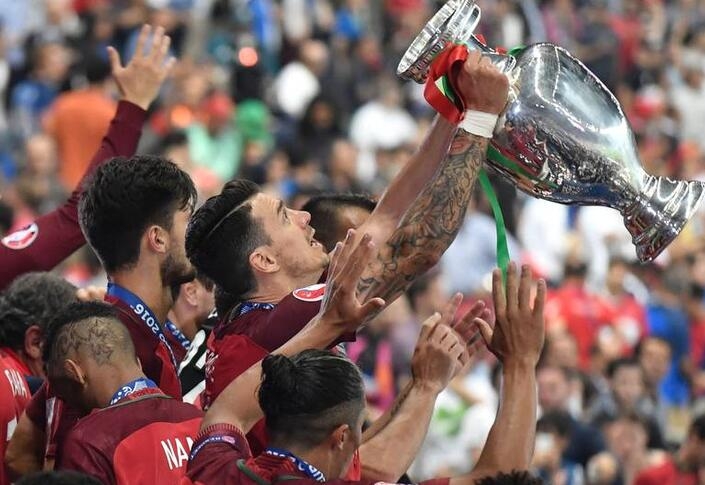 荷兰万人空巷，全力备战欧洲杯之路