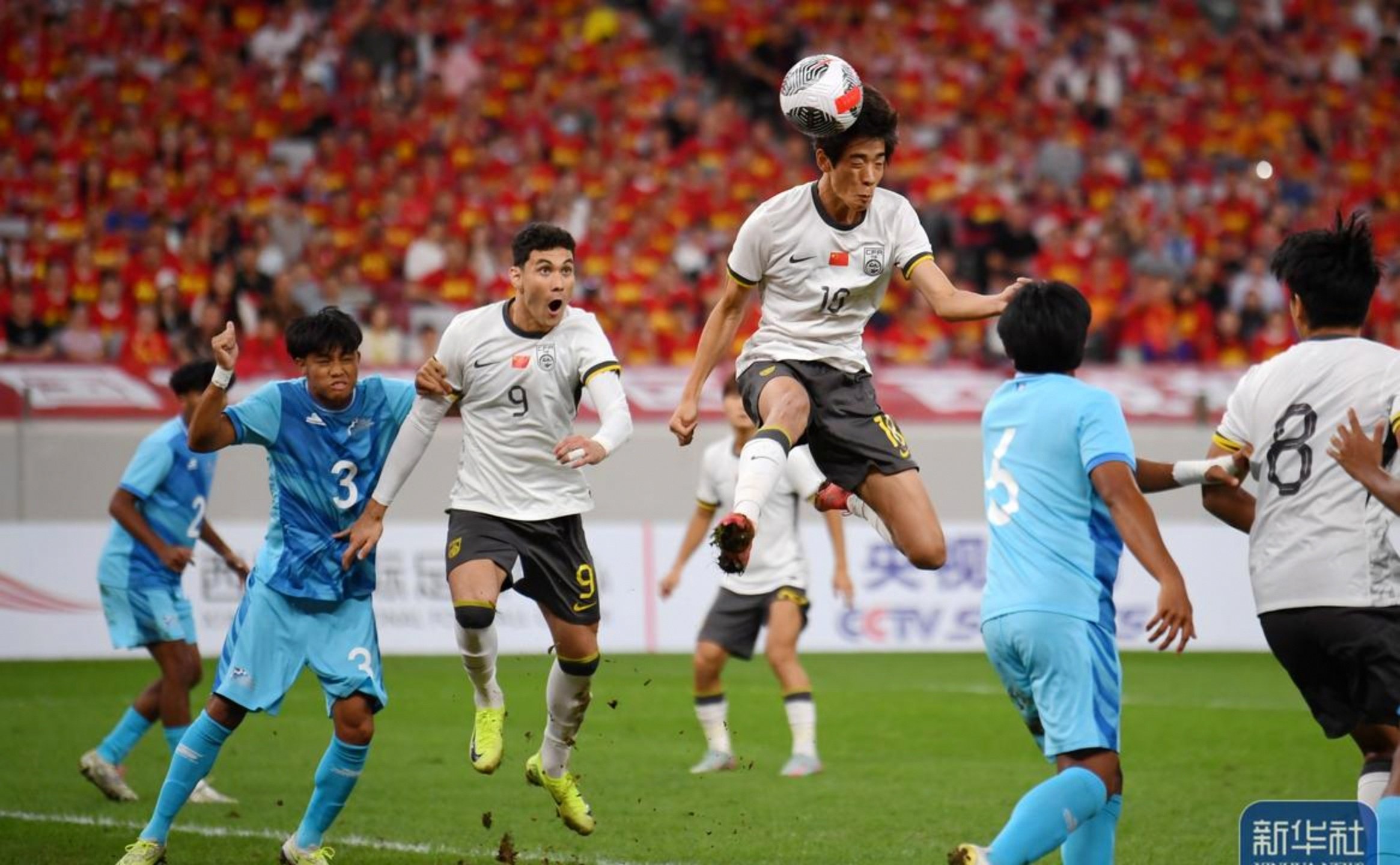 亚洲球队首轮表现惊艳,引发热议的球员