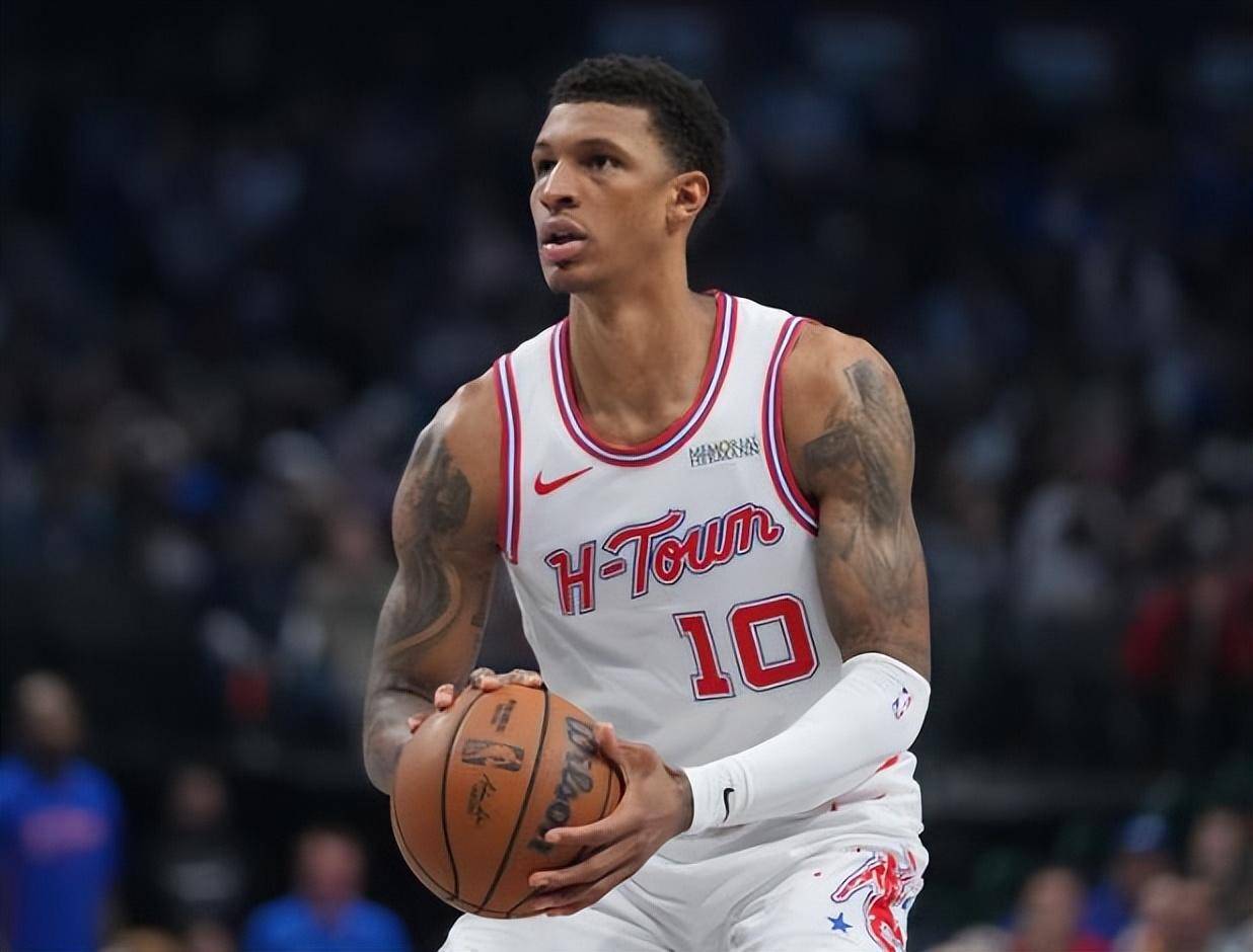 篮球明星近期状态神勇，成为球队最大骄傲