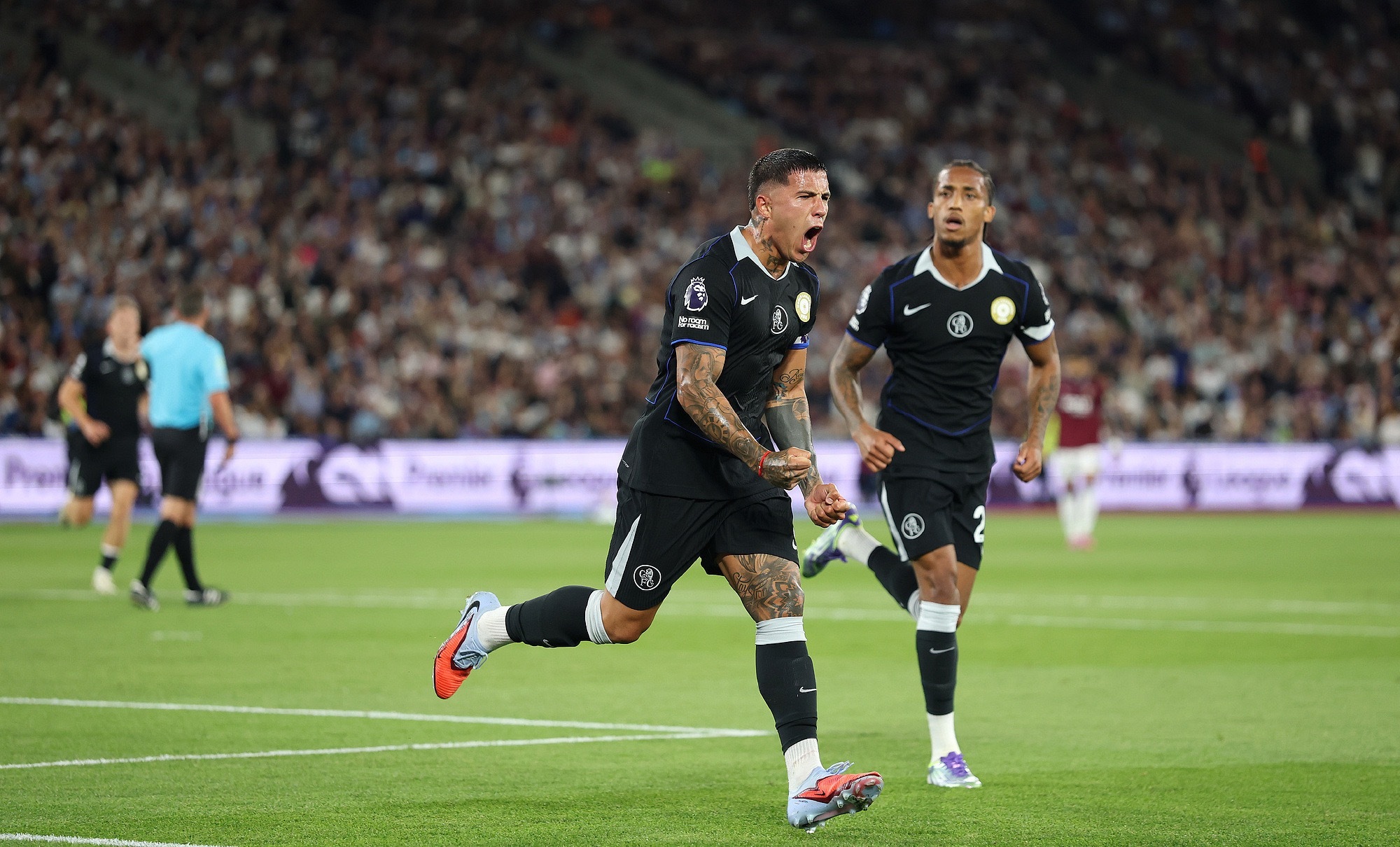 西汉姆联连胜起飞，重返争冠集团