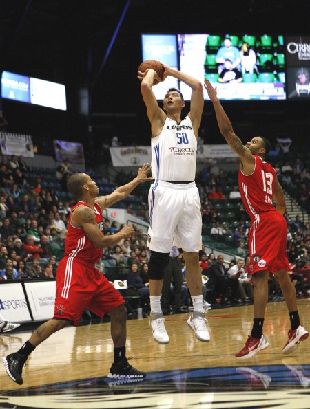 包含强队势不可挡，疯狂进攻惊艳观众的词条