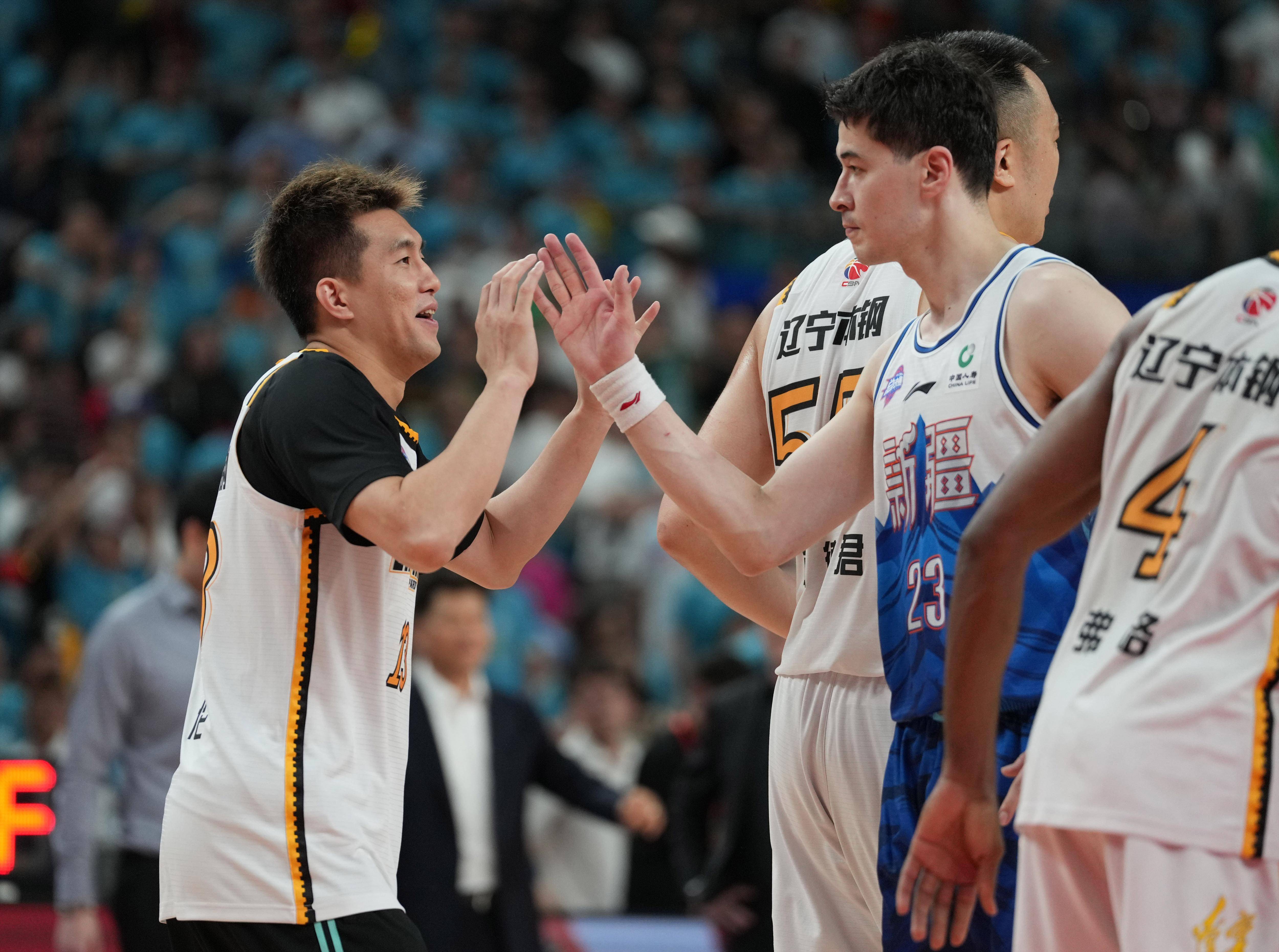 辽宁队实力强劲，轻松取胜稳居榜首的简单介绍