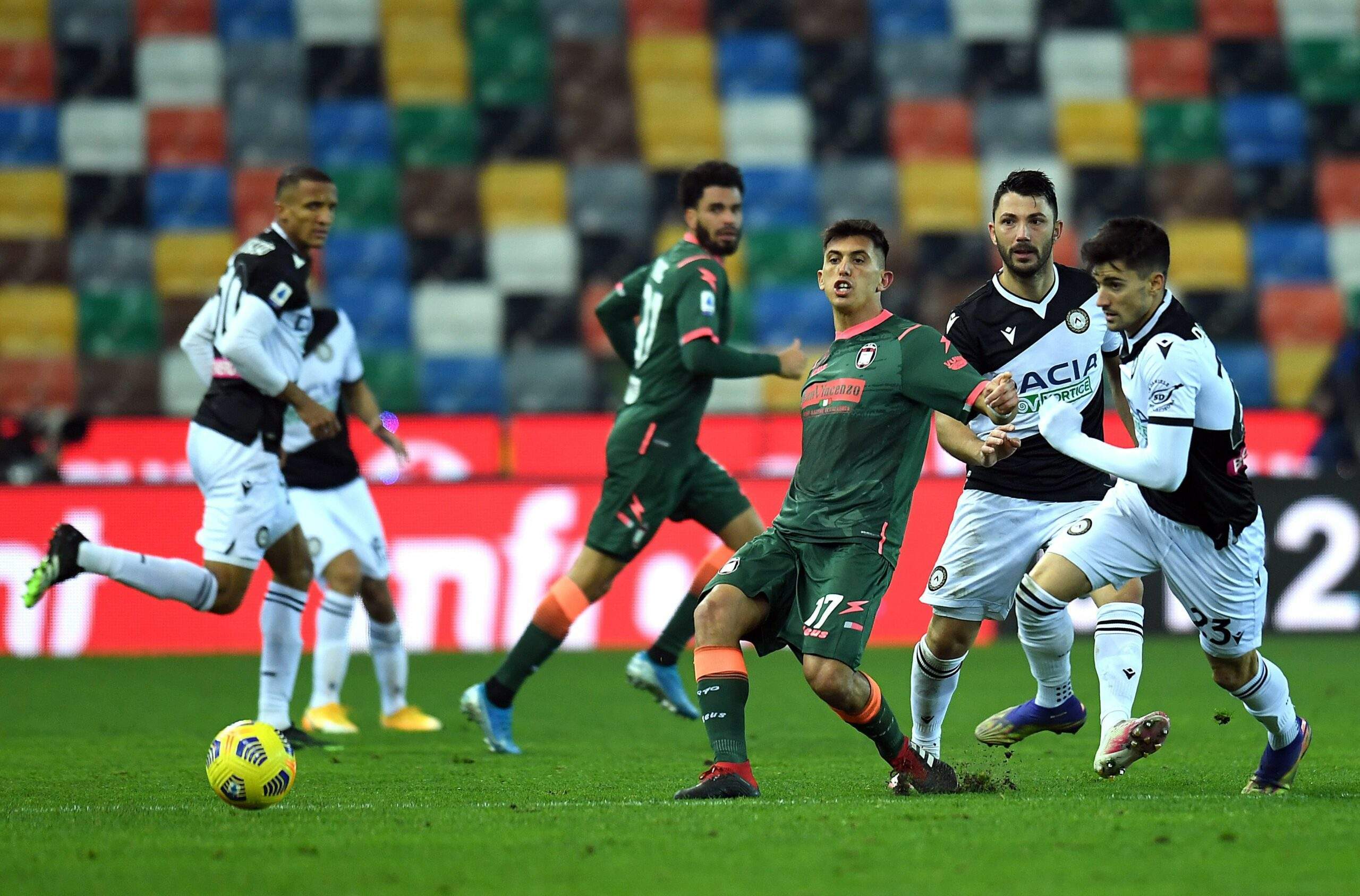 乌迪内斯主场告捷，斗志昂扬完美复仇的简单介绍