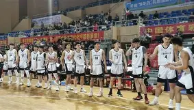 关于篮球招募新人选拔赛开幕，涌现新生力量的信息